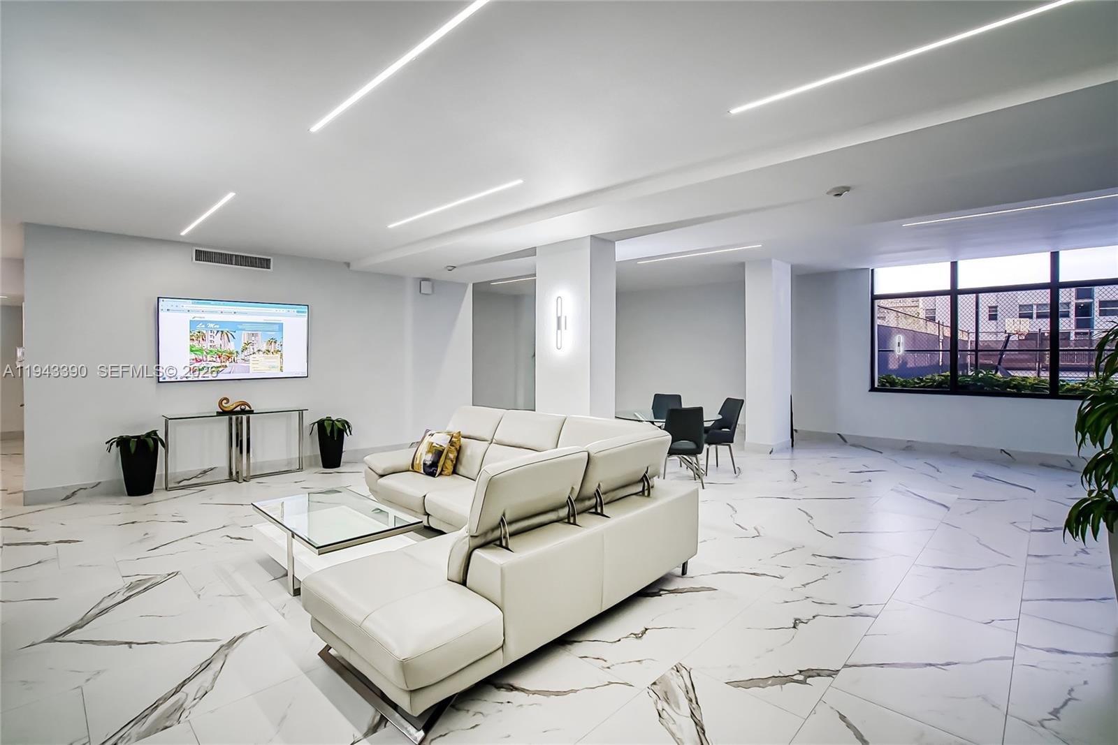 1890 S Ocean Dr #1907 Hallandale Beach, FL 33009