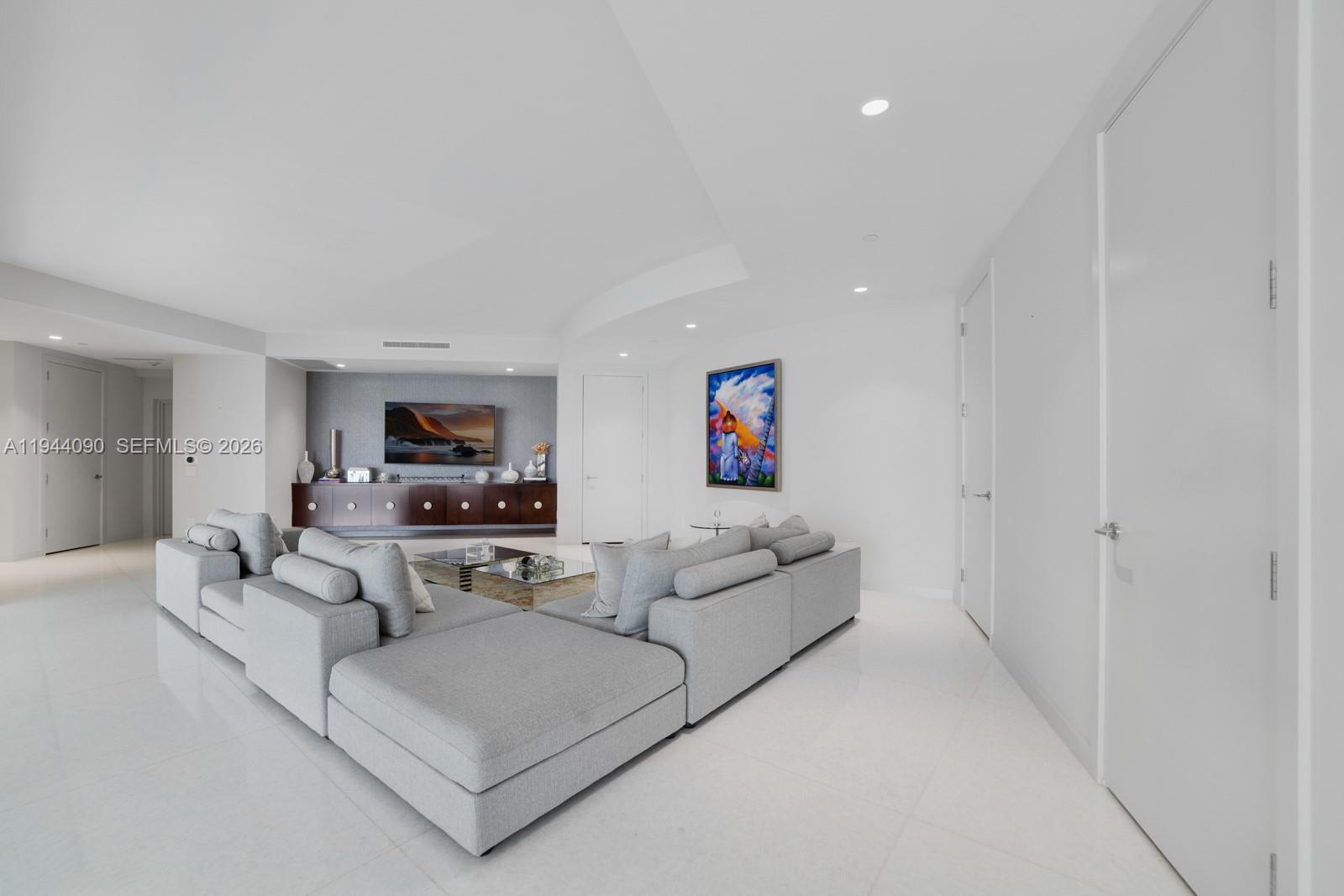 18555 Collins Ave #5201 Sunny Isles Beach, FL 33160