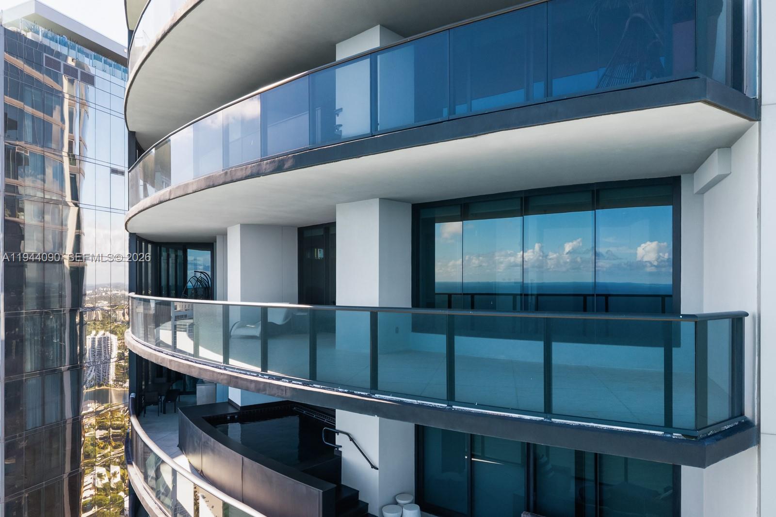 18555 Collins Ave #5201 Sunny Isles Beach, FL 33160