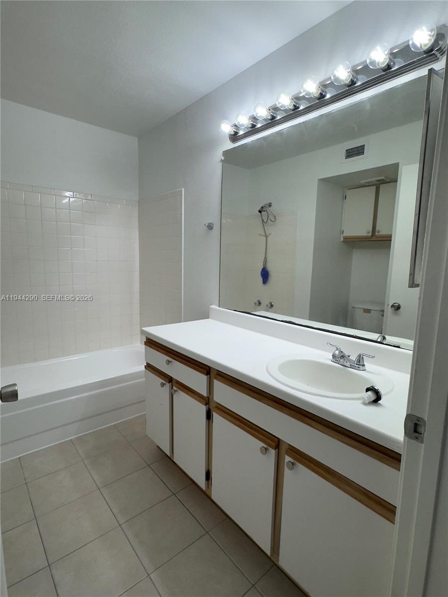 2341 NW 33rd St #405 Oakland Park, FL 33309