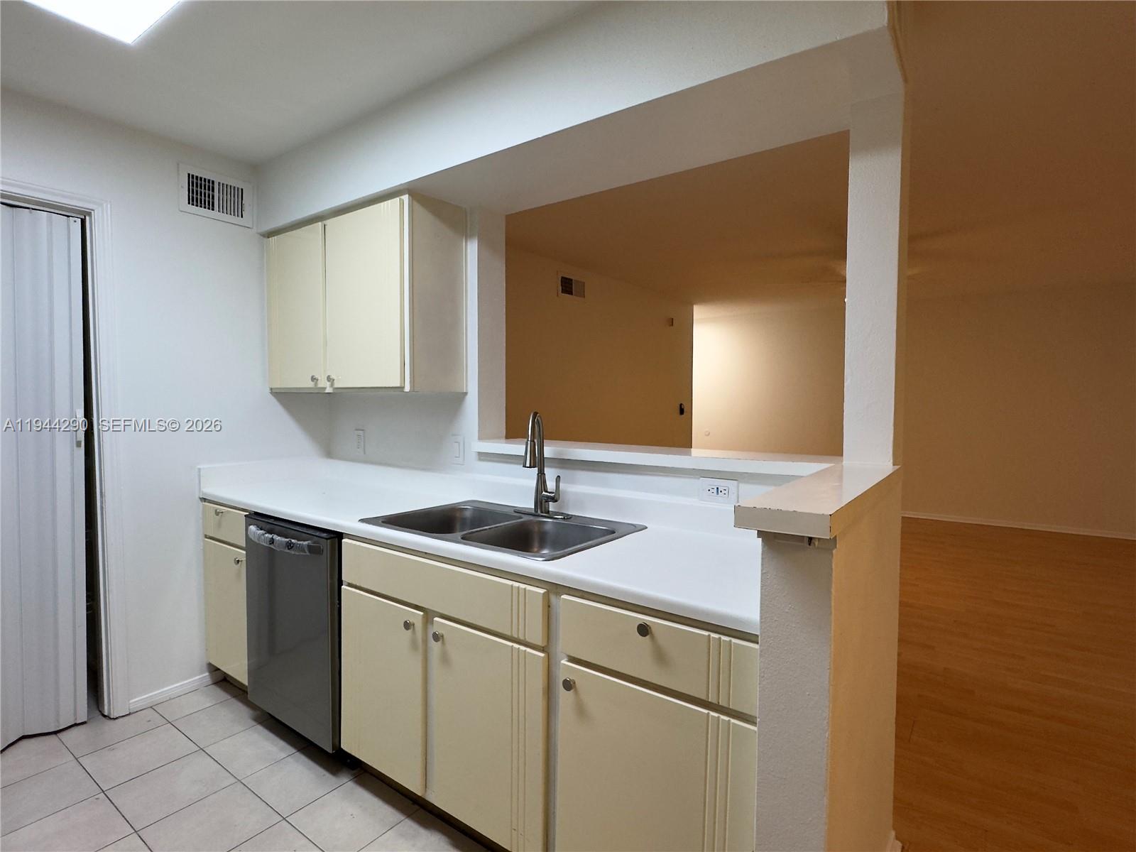 2341 NW 33rd St #405 Oakland Park, FL 33309