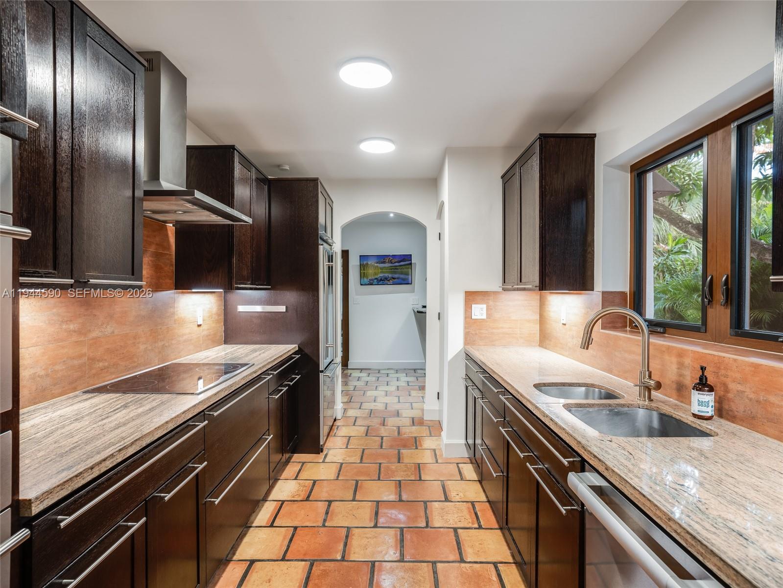 320 W 26th St Miami Beach, FL 33140