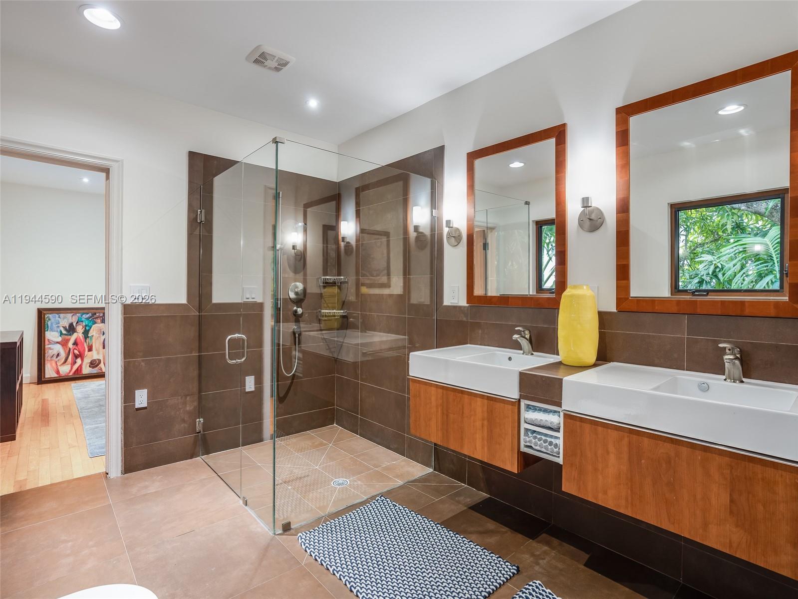 320 W 26th St Miami Beach, FL 33140