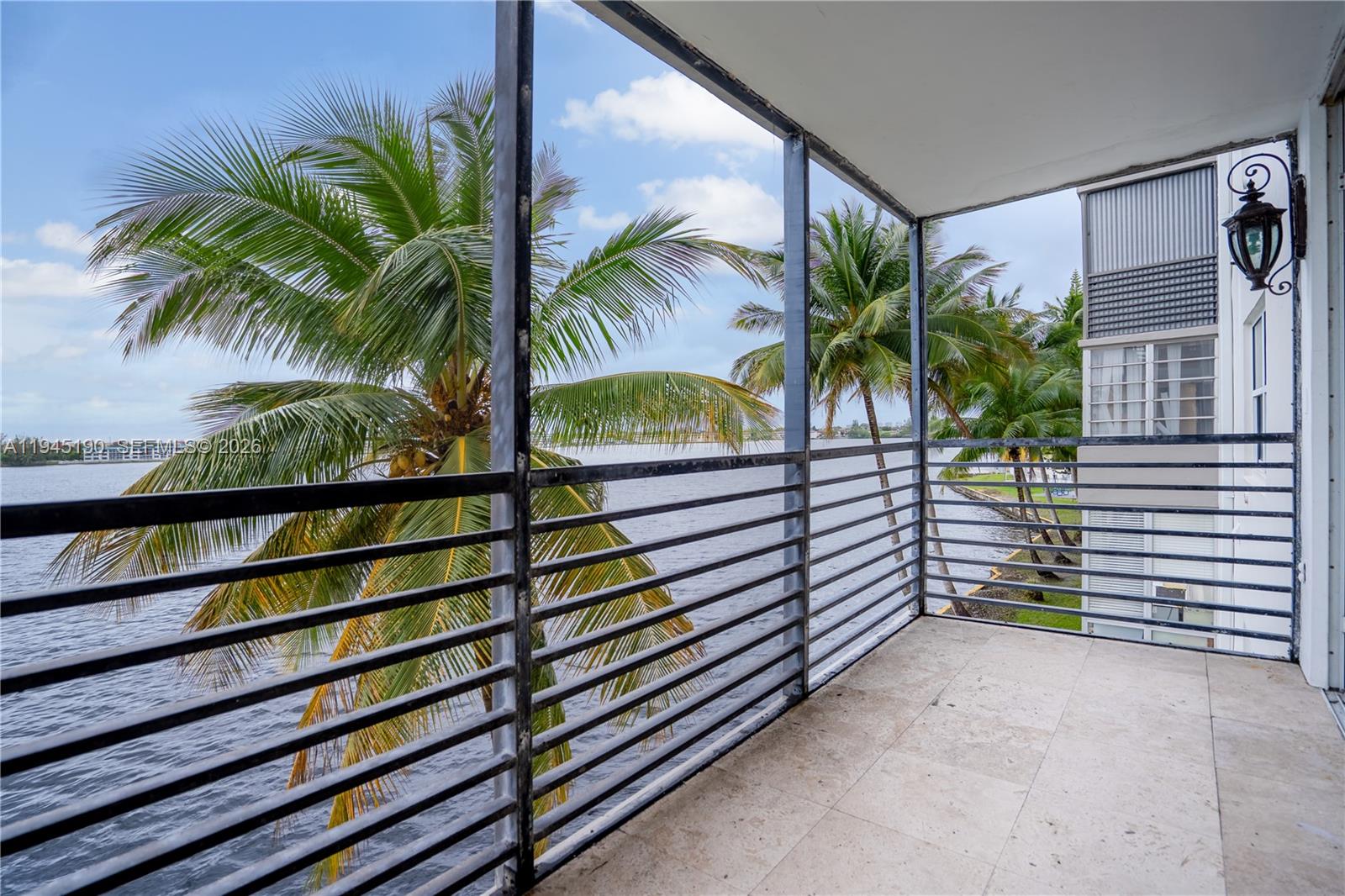 1075 NE Miami Gdns Dr #306 Miami, FL 33179