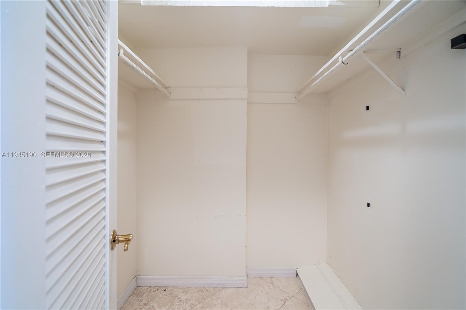 1075 NE Miami Gdns Dr #306 Miami, FL 33179