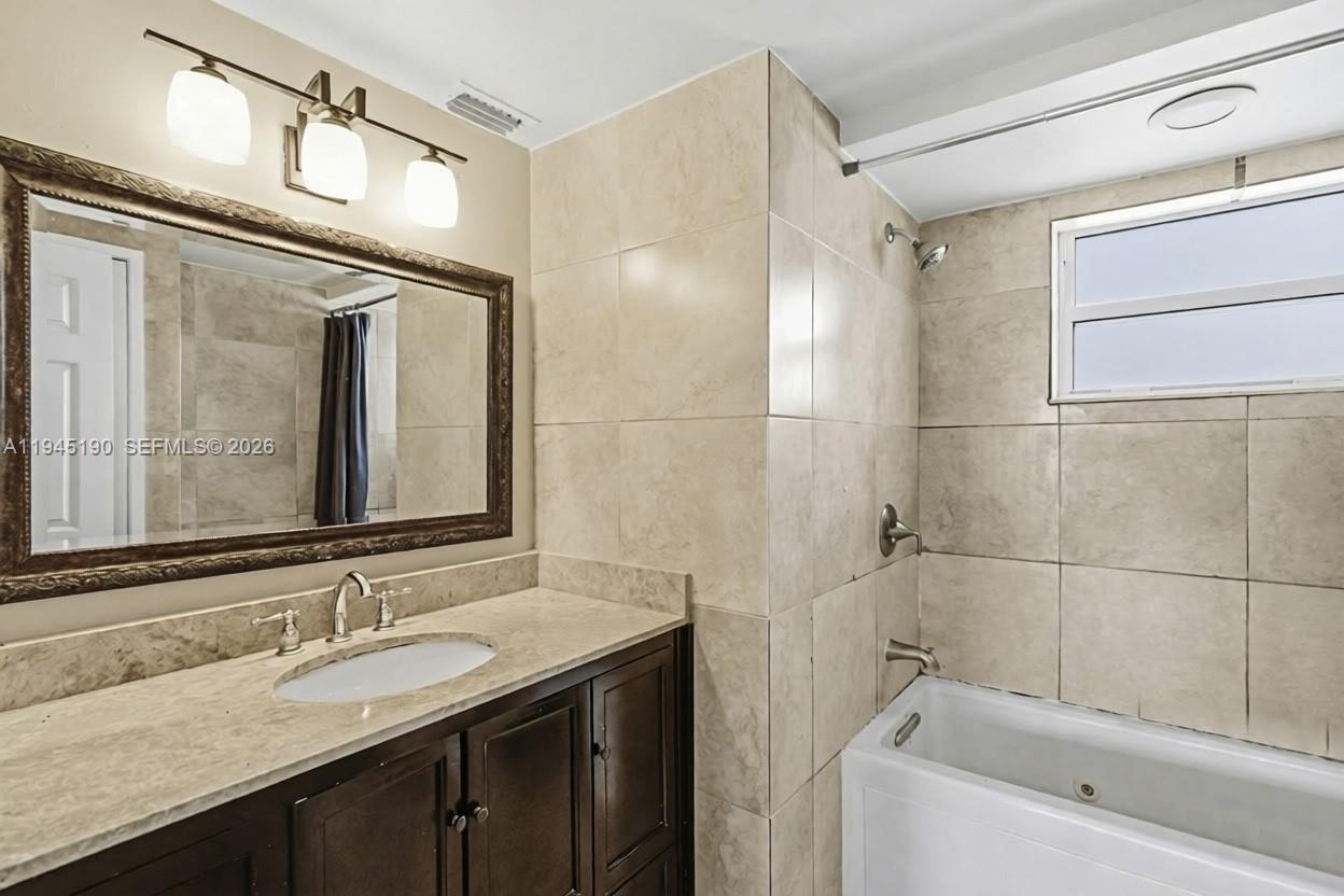 1075 NE Miami Gdns Dr #306 Miami, FL 33179