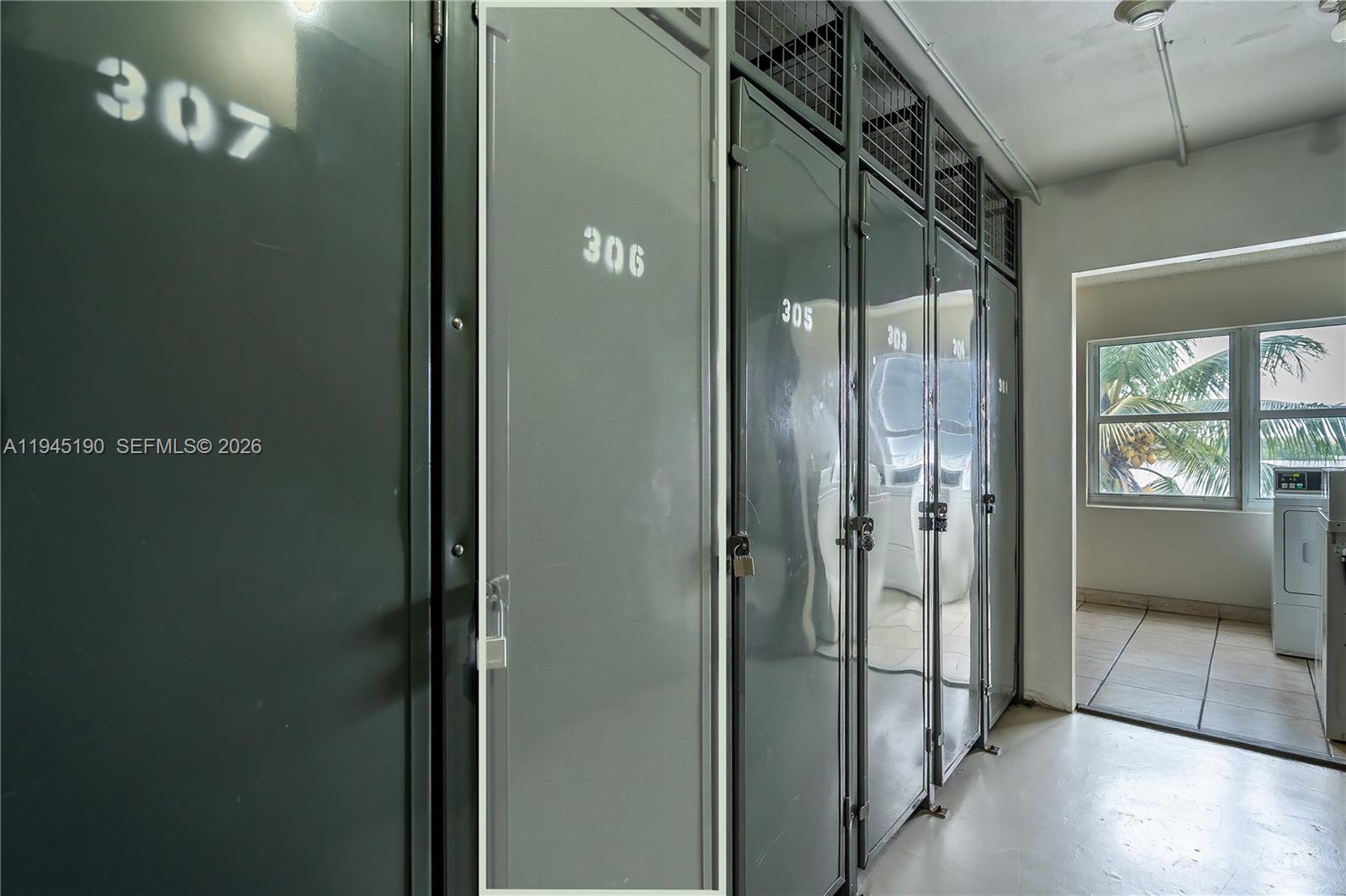 1075 NE Miami Gdns Dr #306 Miami, FL 33179