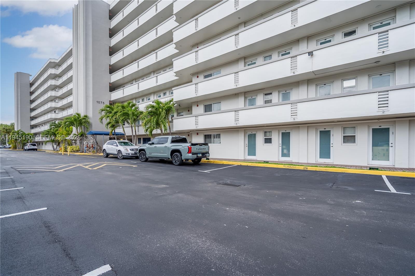 1075 NE Miami Gdns Dr #306 Miami, FL 33179