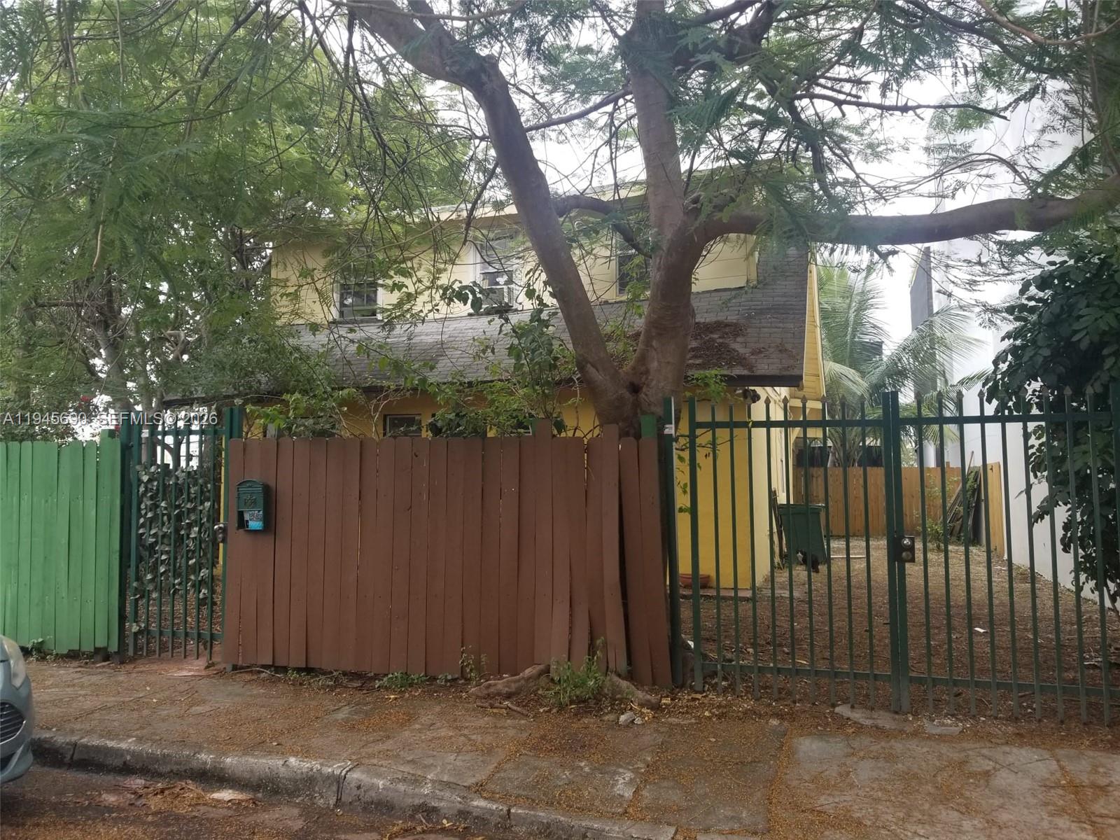 1245 NW 7th Ct Miami, FL 33136