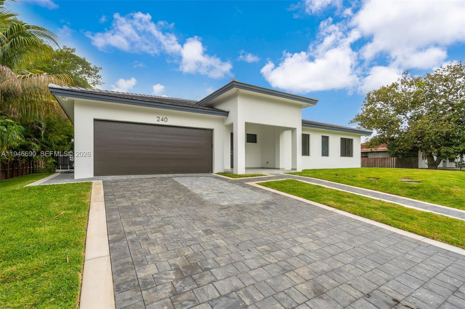 240 NE 156th St Miami, FL 33162