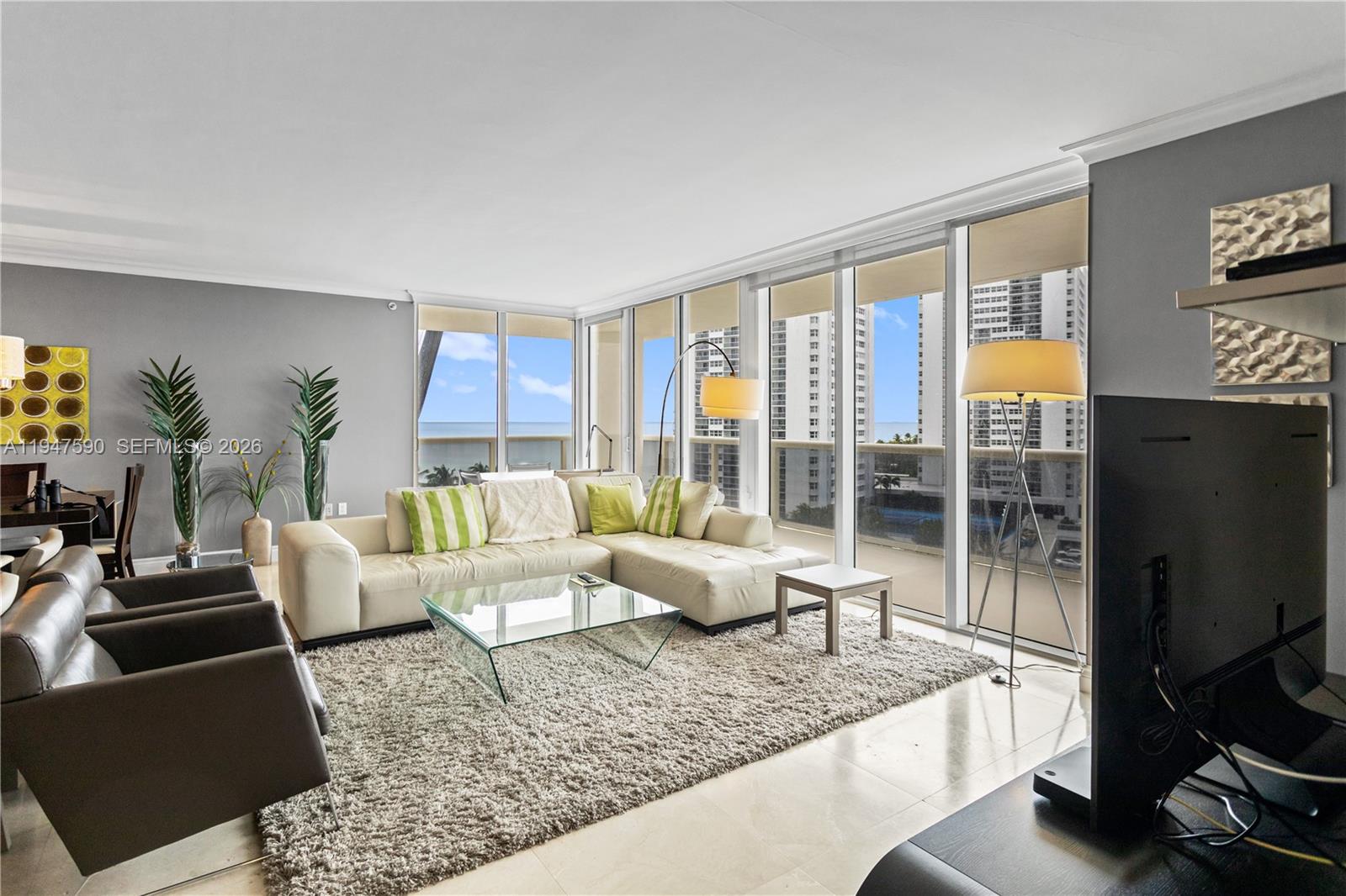 image Beach Club 112