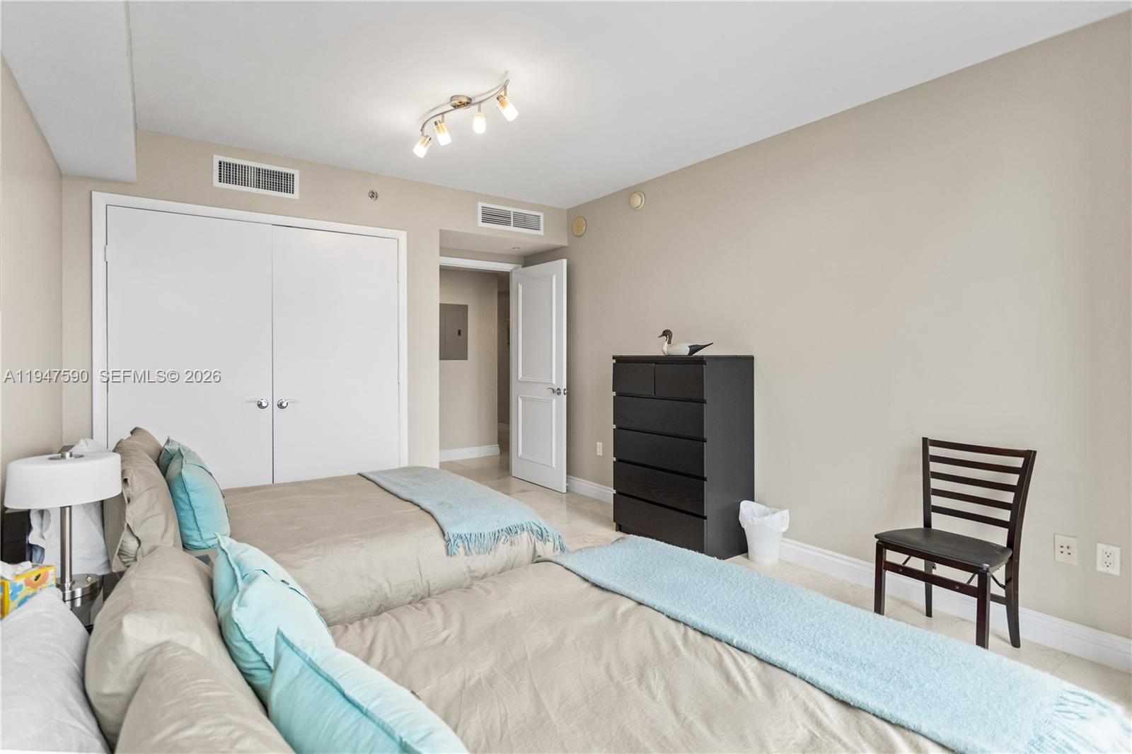 image Beach Club 128