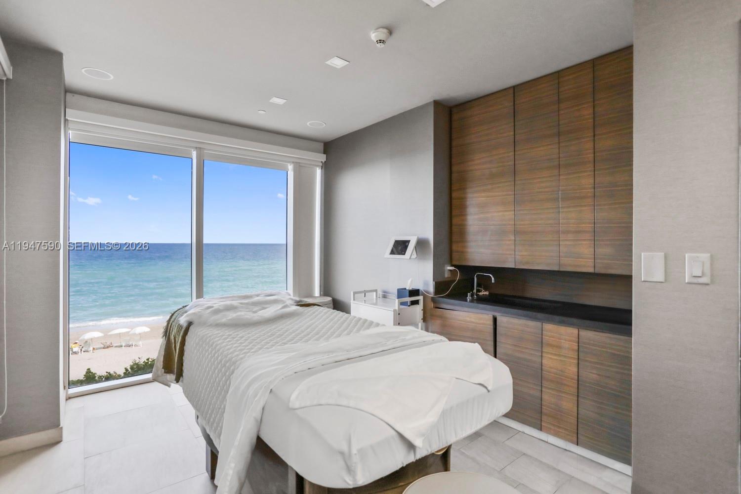 image Beach Club 139