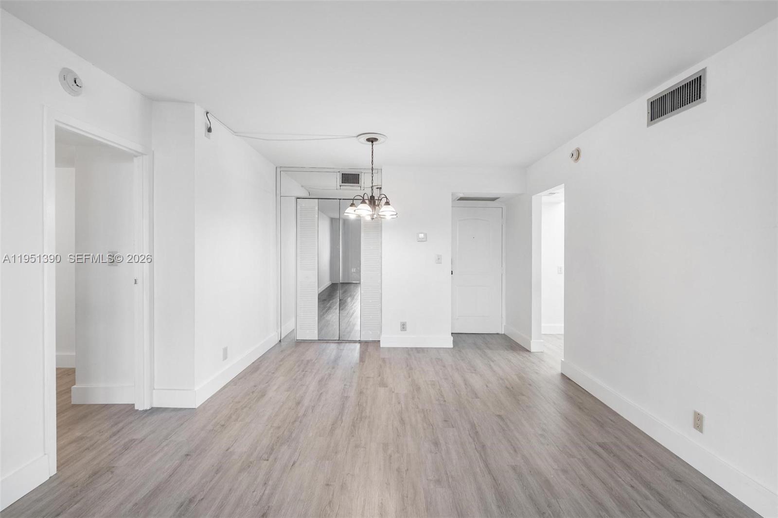 image Arlen House East10