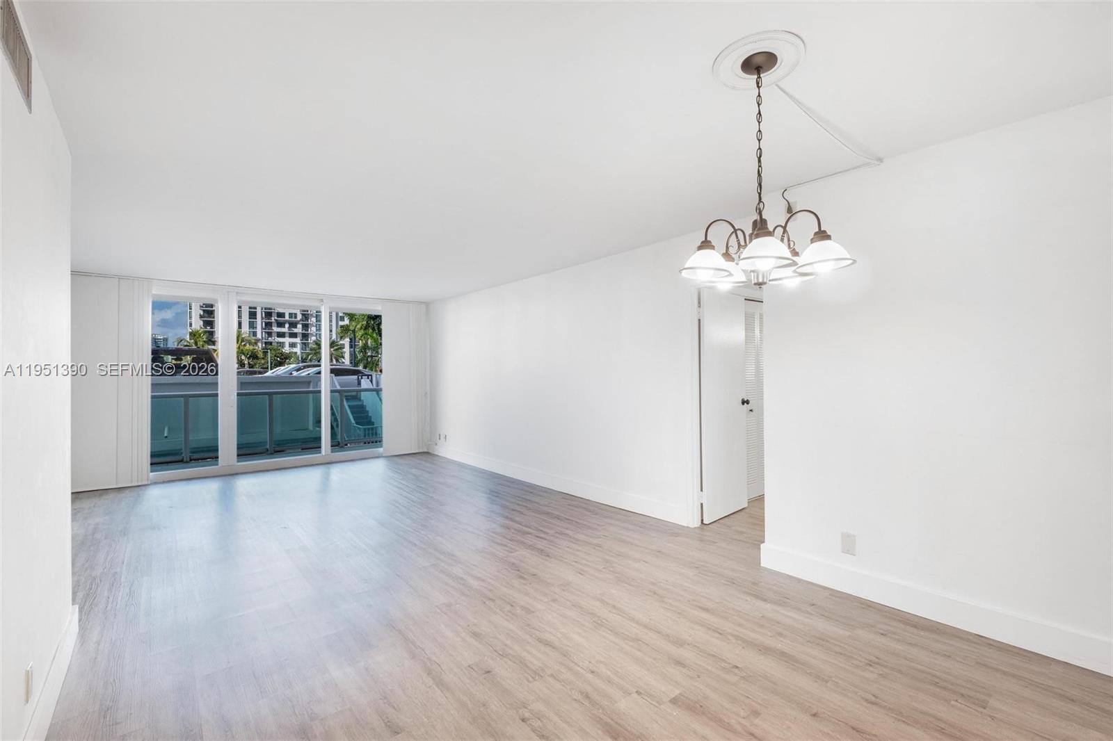 image Arlen House East1