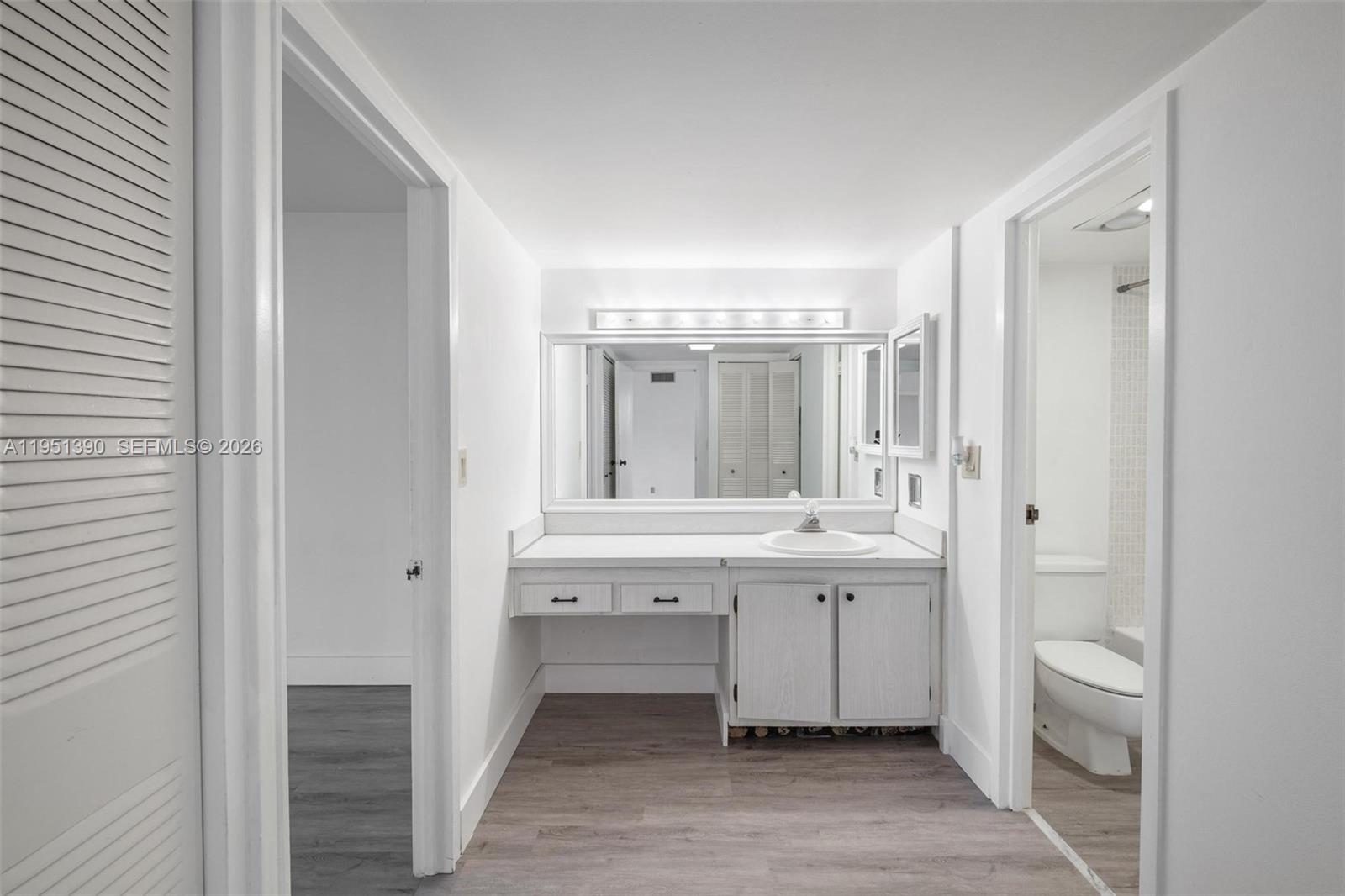 image Arlen House East24