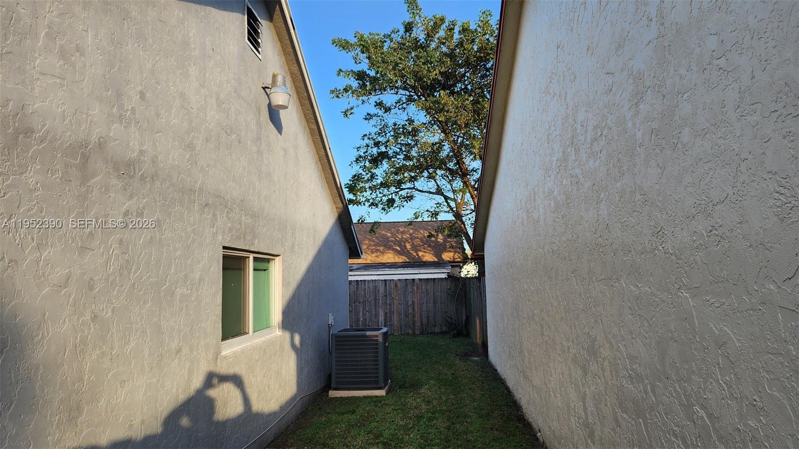 13337 SW 112th Pl Miami, FL 33176