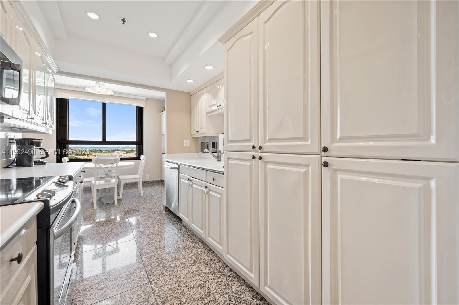 251 Crandon Blvd #806 Key Biscayne, FL 33149