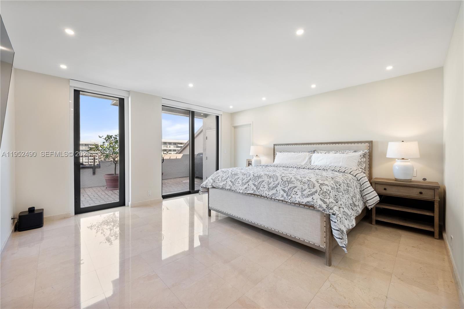 251 Crandon Blvd #806 Key Biscayne, FL 33149