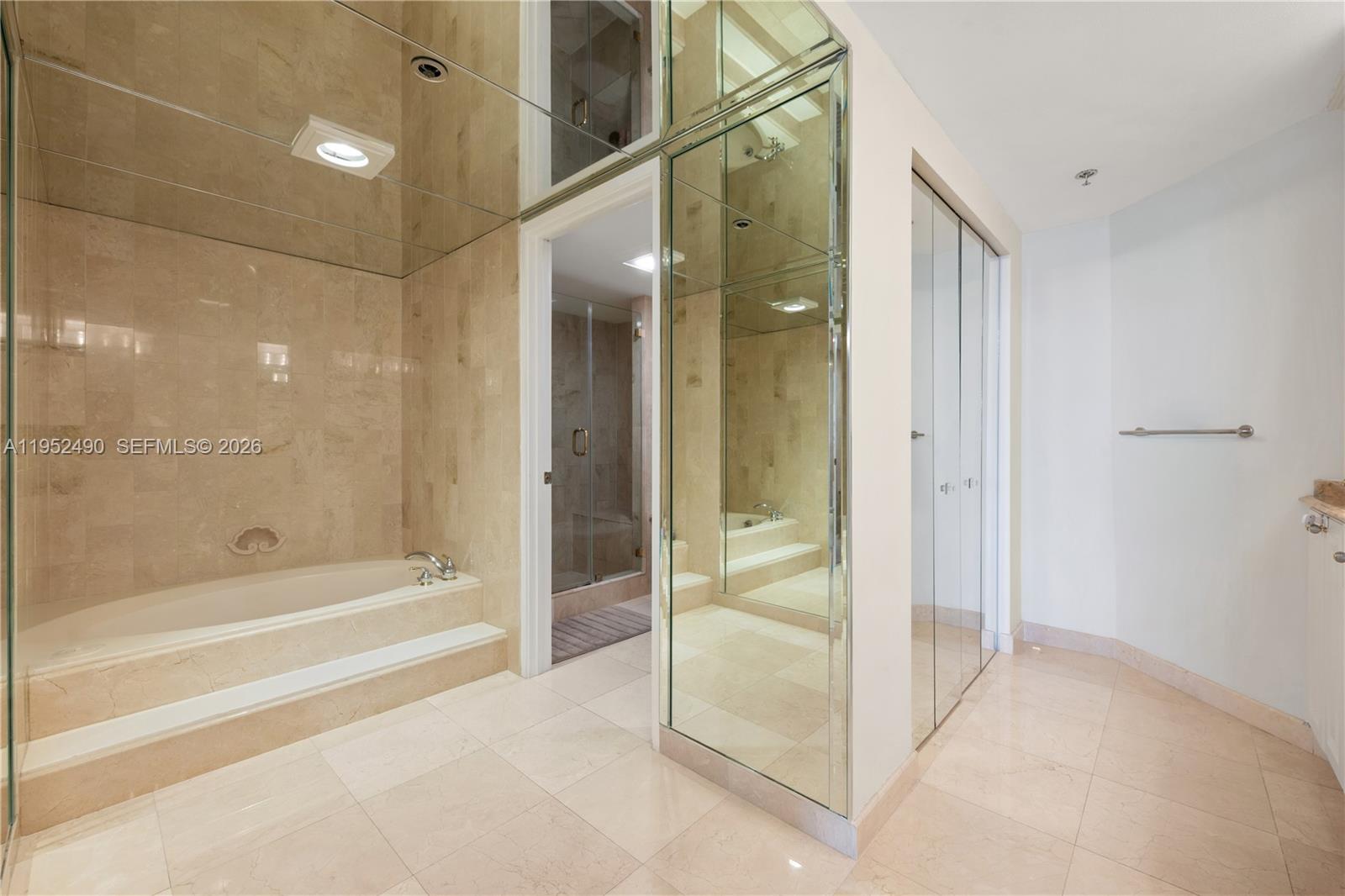 251 Crandon Blvd #806 Key Biscayne, FL 33149