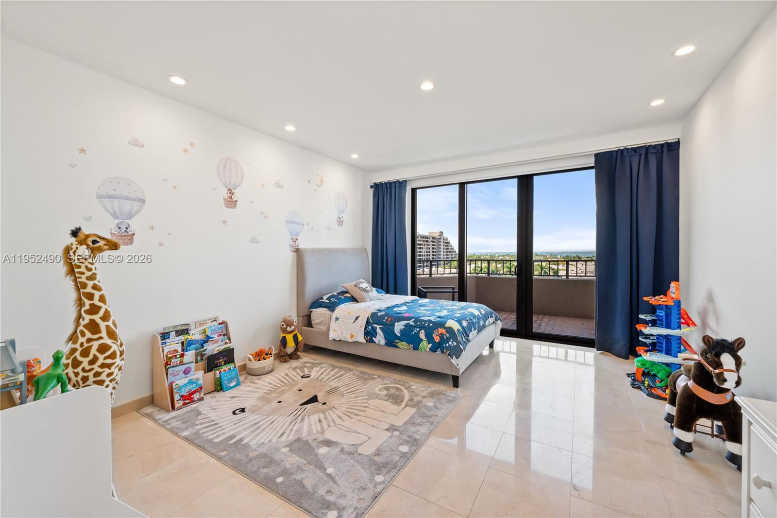 251 Crandon Blvd #806 Key Biscayne, FL 33149