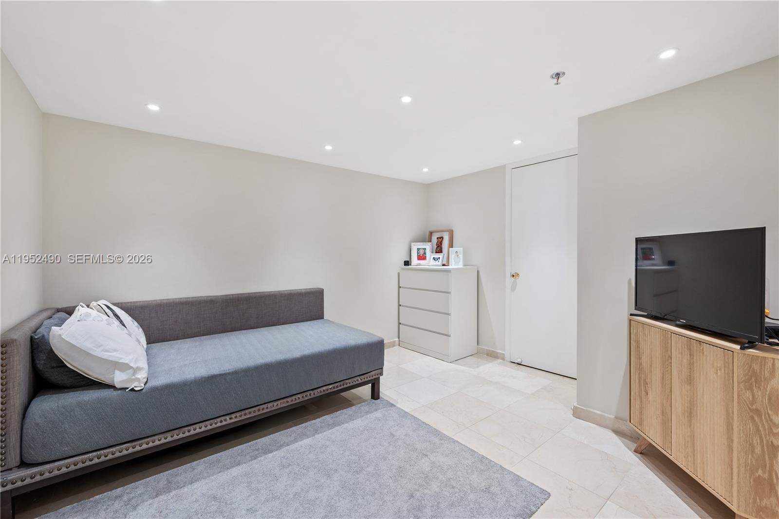 251 Crandon Blvd #806 Key Biscayne, FL 33149