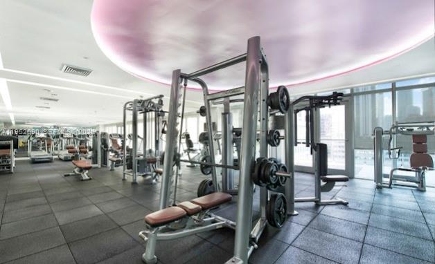 image 500 Brickell West10