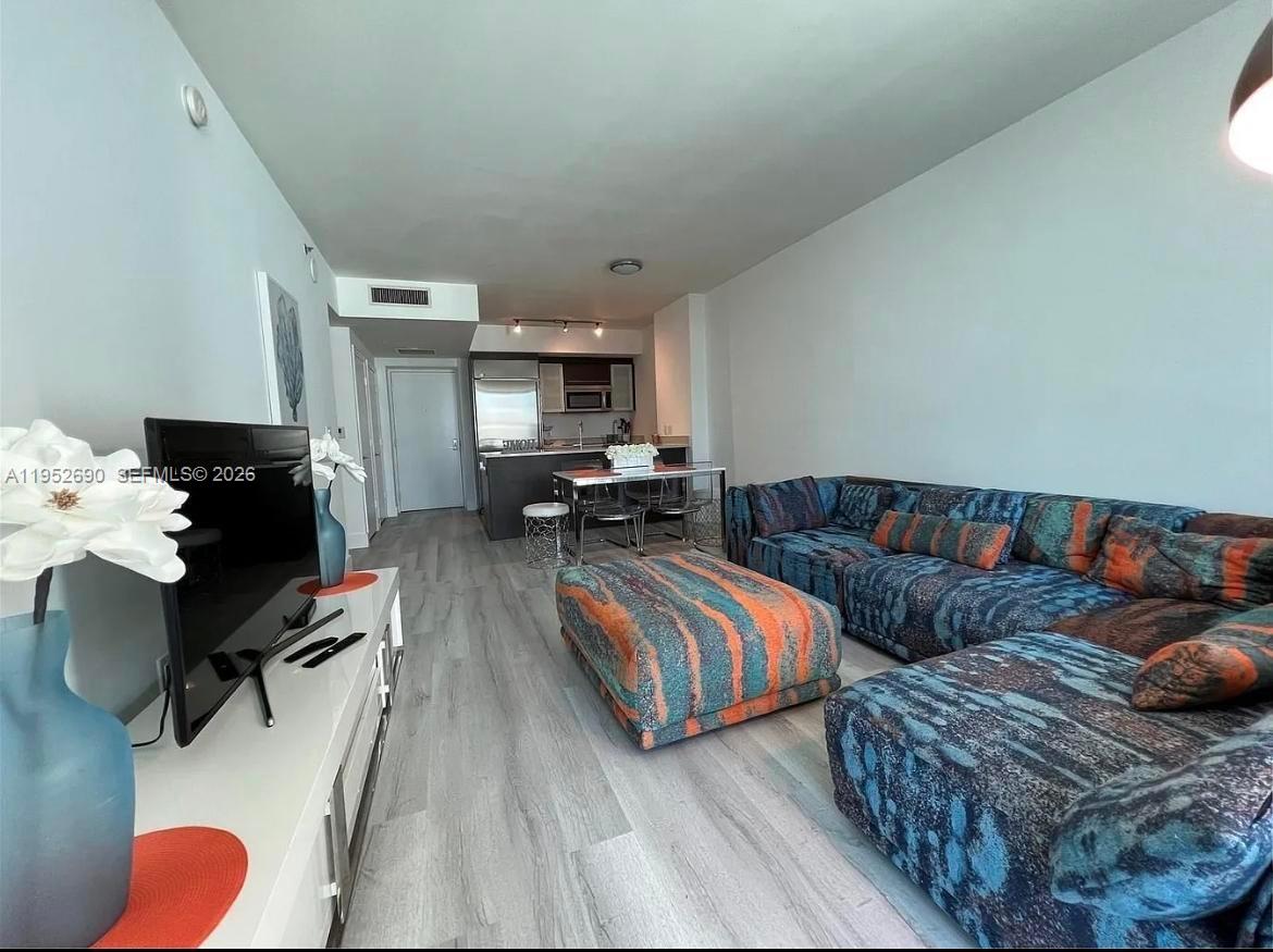 image 500 Brickell West1