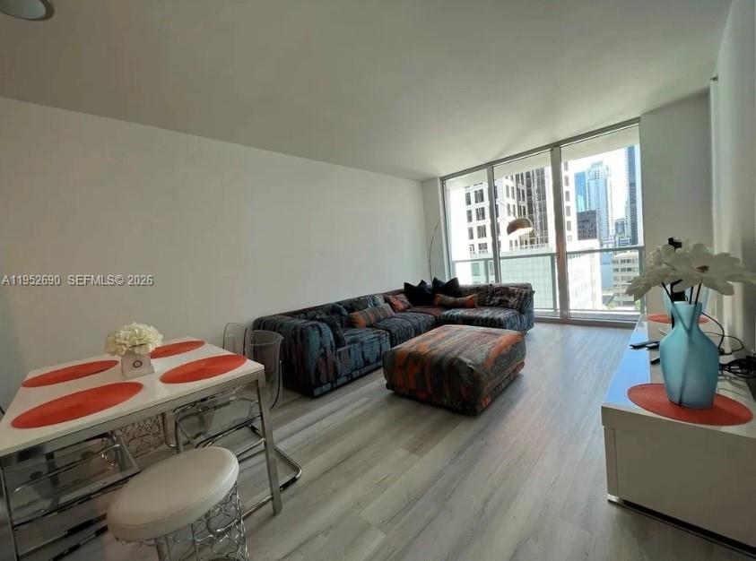 image 500 Brickell West4