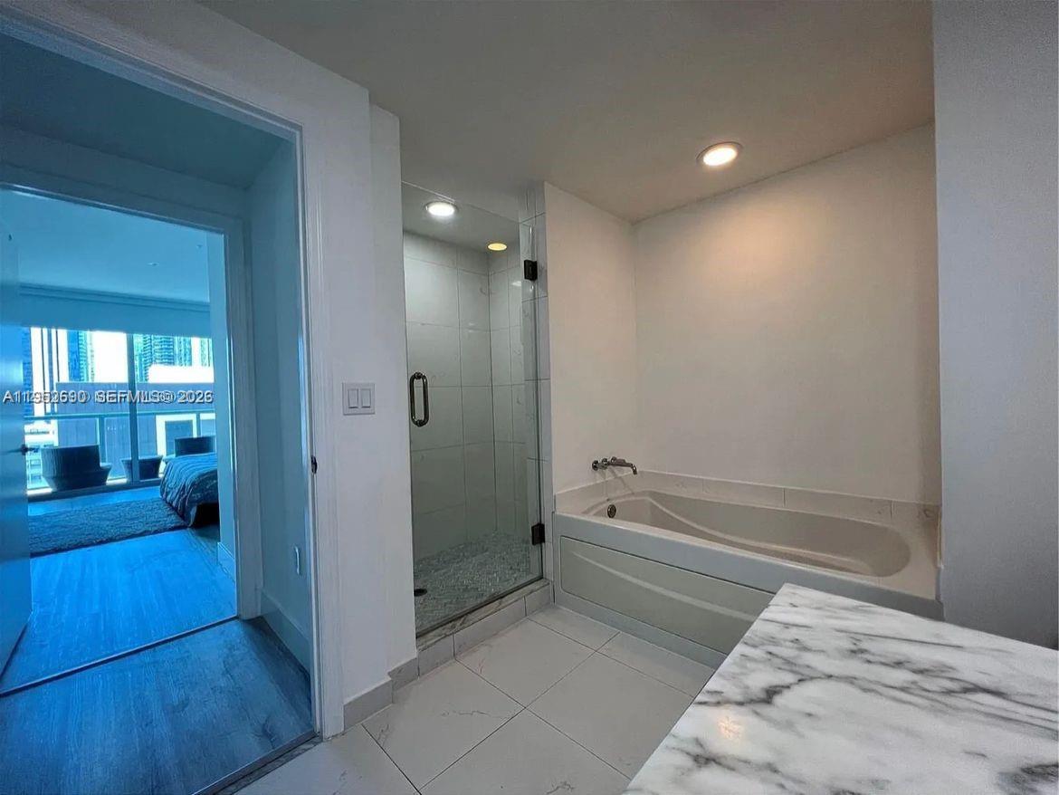 image 500 Brickell West7