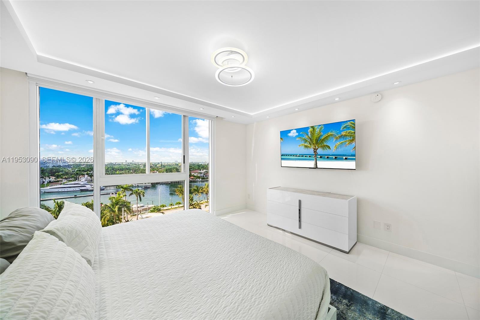 4779 Collins Ave #907 Miami Beach, FL 33140