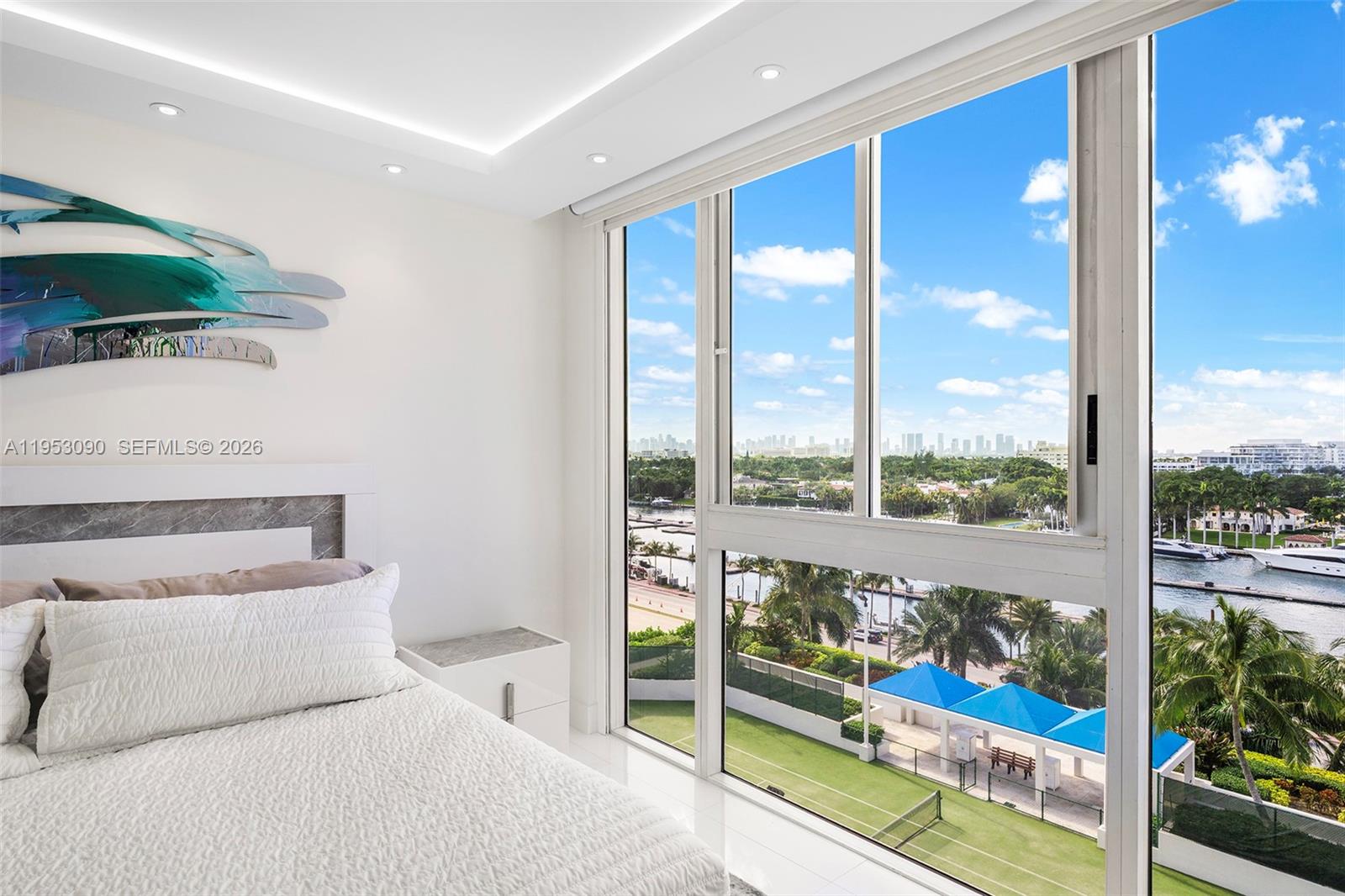 4779 Collins Ave #907 Miami Beach, FL 33140