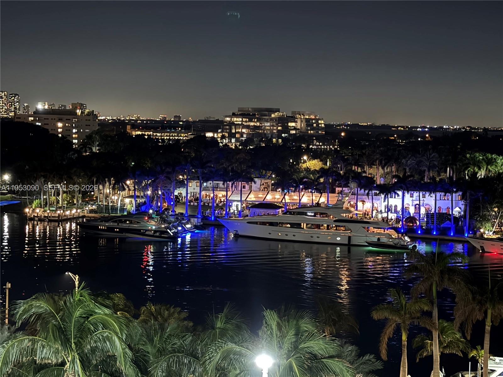 4779 Collins Ave #907 Miami Beach, FL 33140