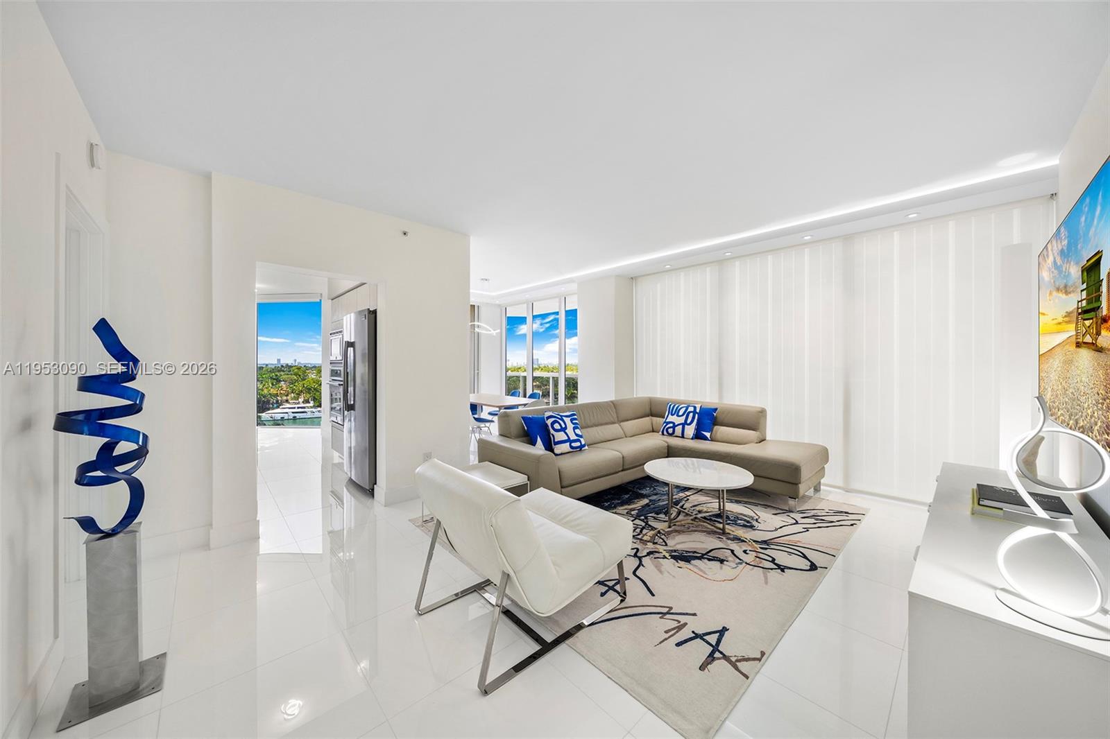 4779 Collins Ave #907 Miami Beach, FL 33140