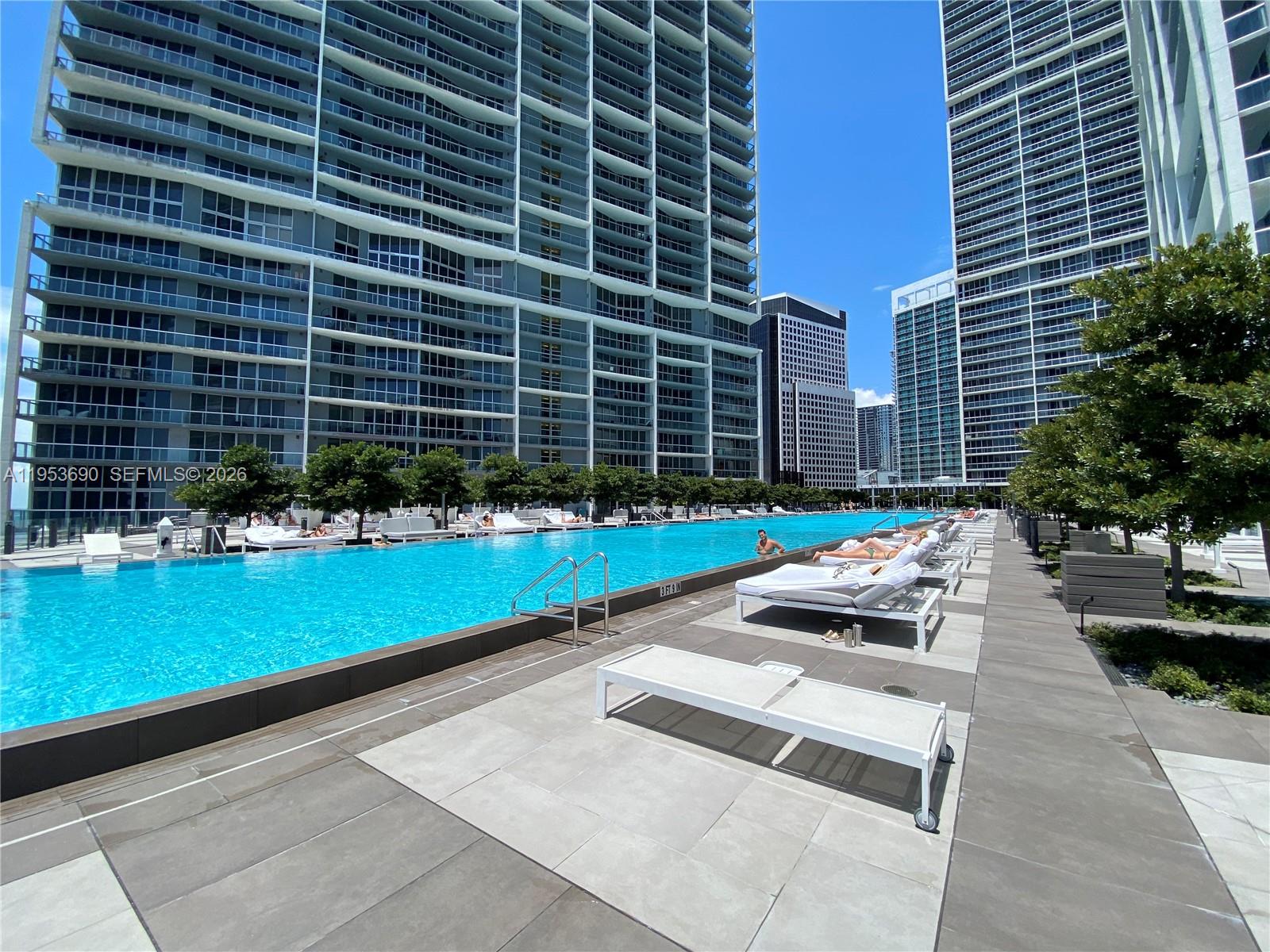 image Icon Brickell I12