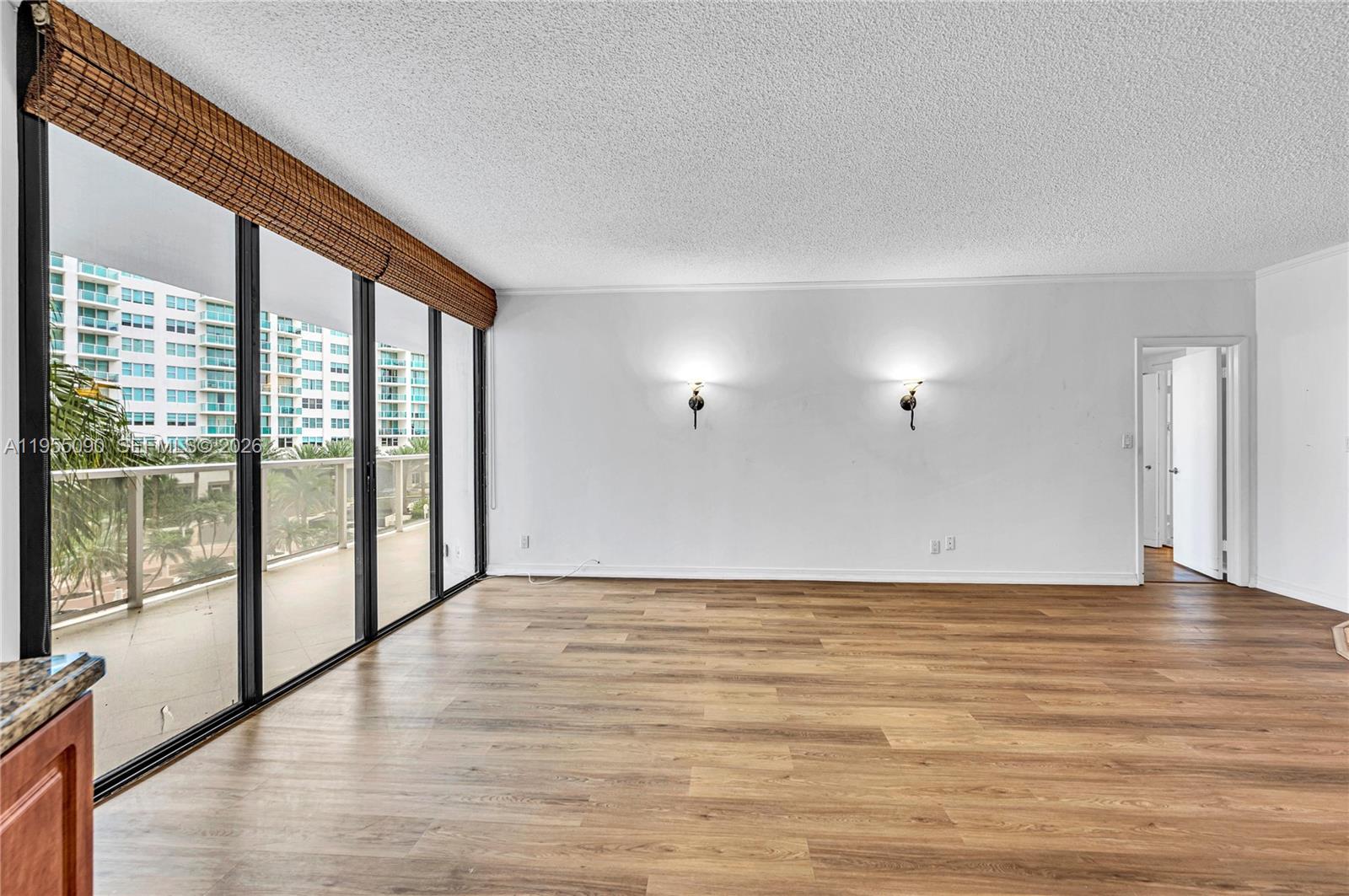 image Hamptons West16