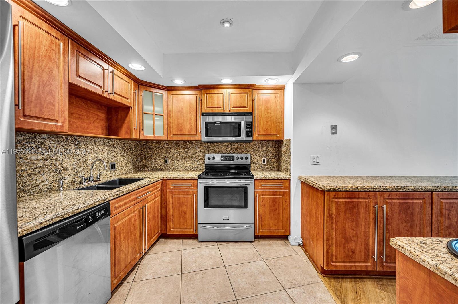 image Hamptons West17