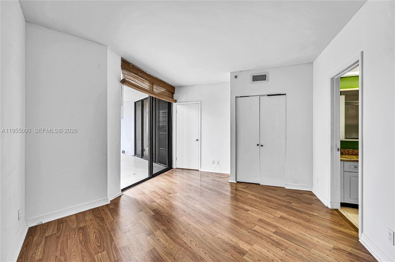 image Hamptons West32