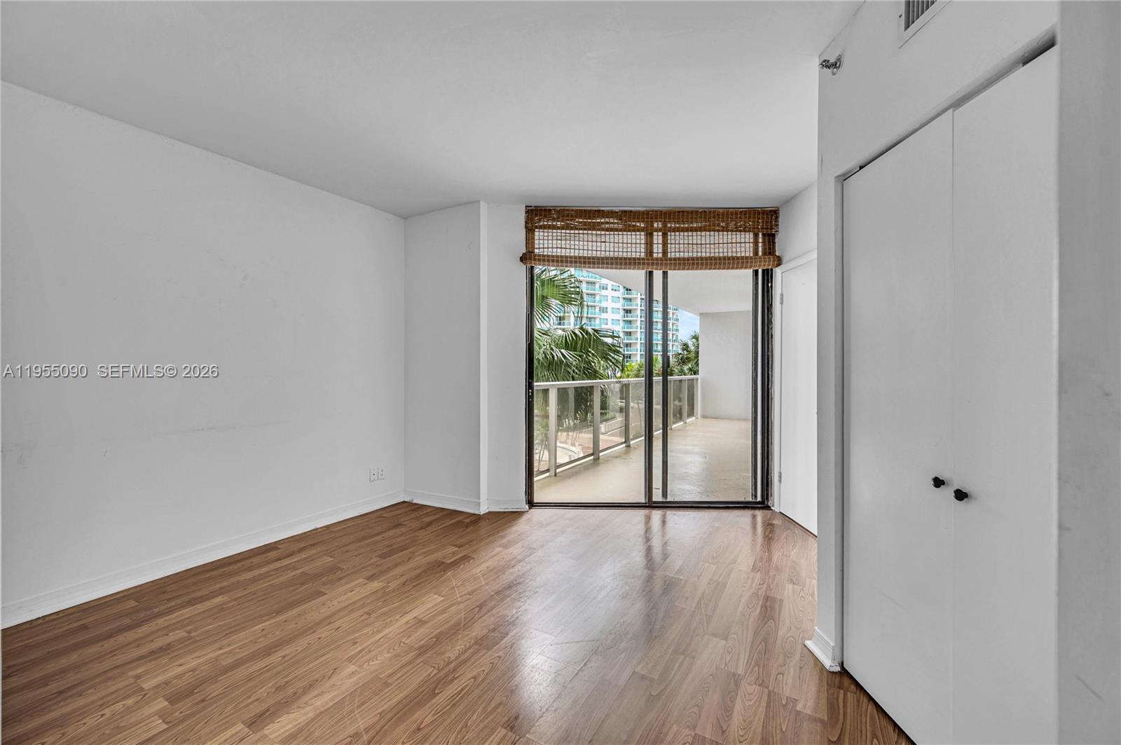 image Hamptons West35