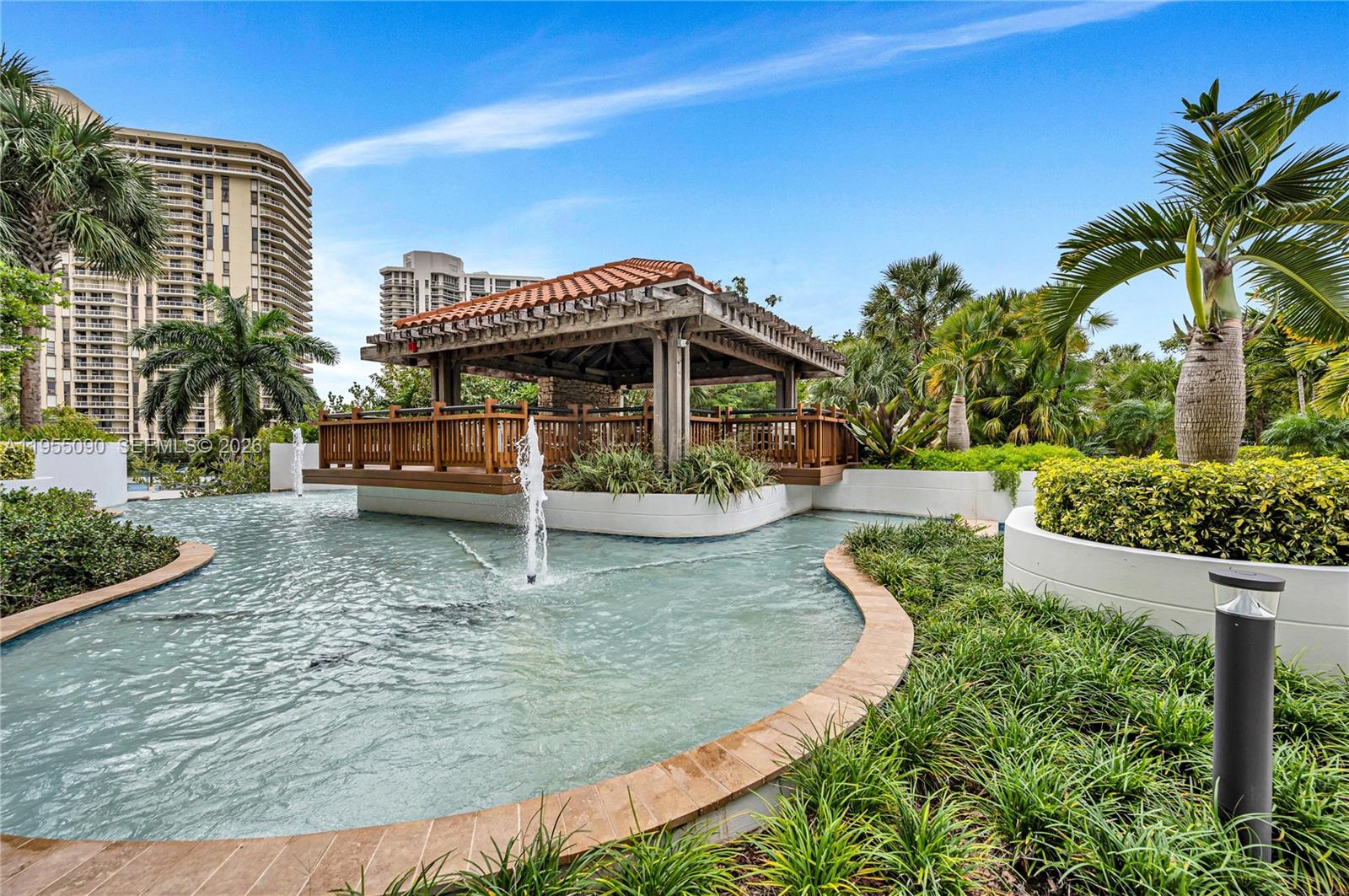 image Hamptons West37