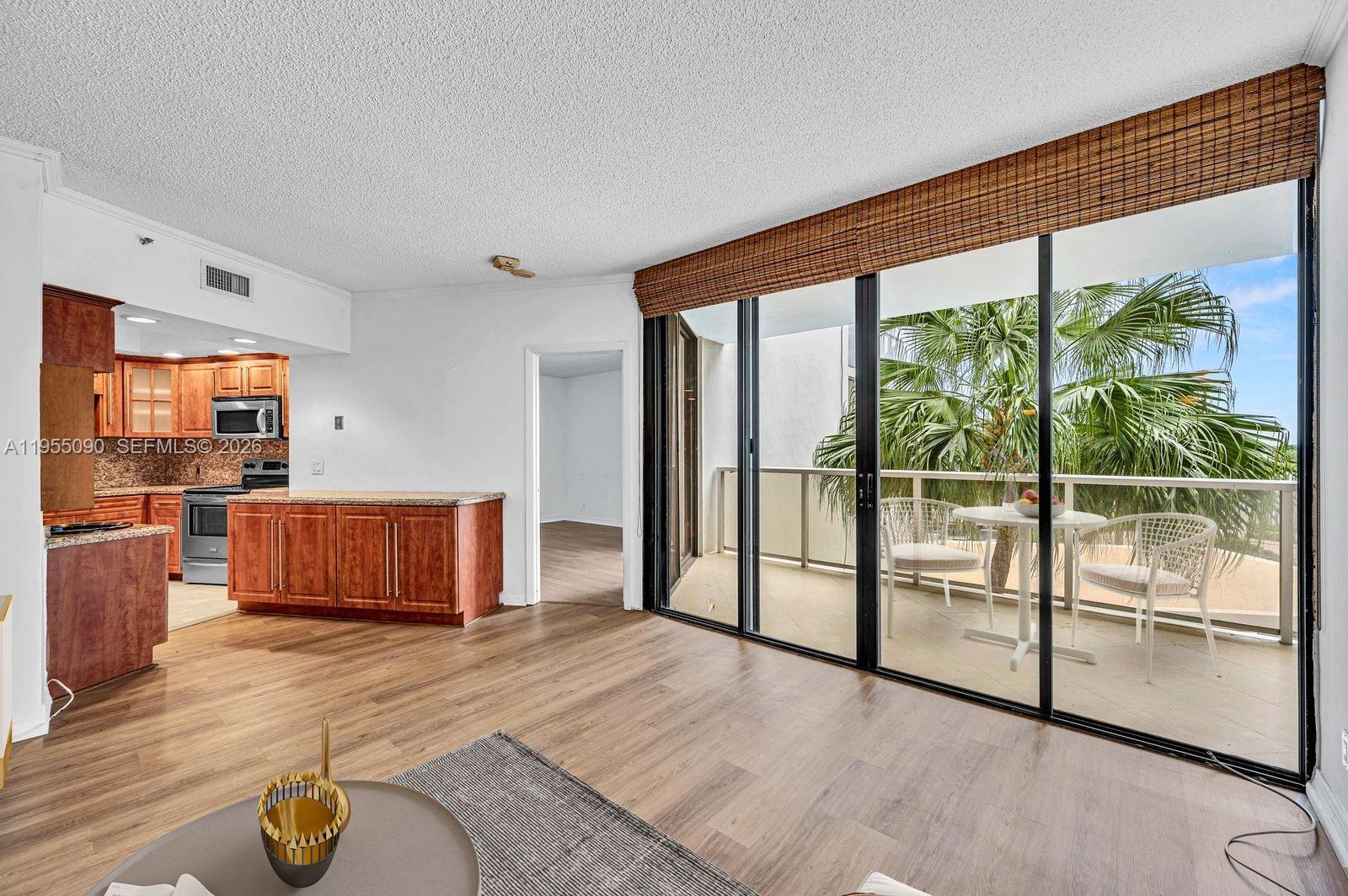 image Hamptons West3