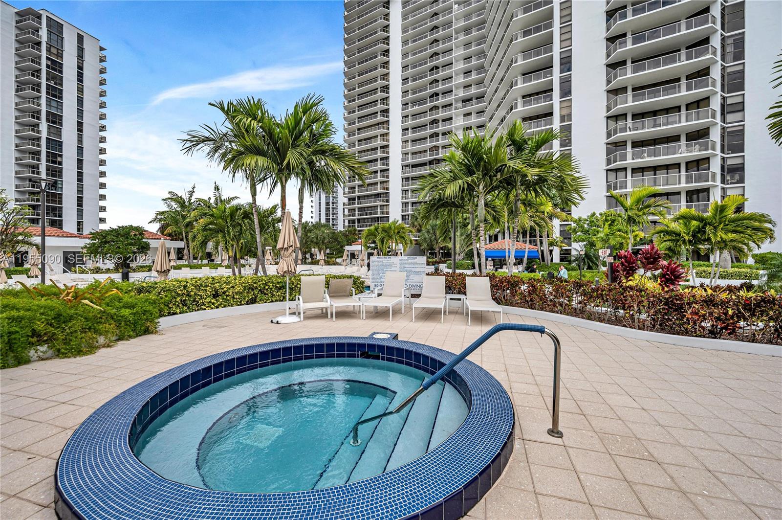 image Hamptons West42