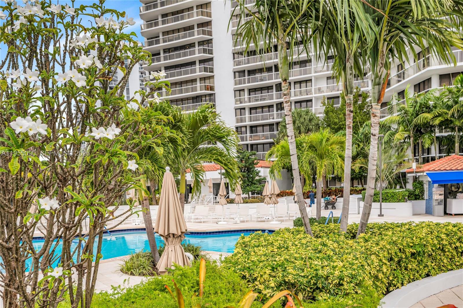 image Hamptons West43