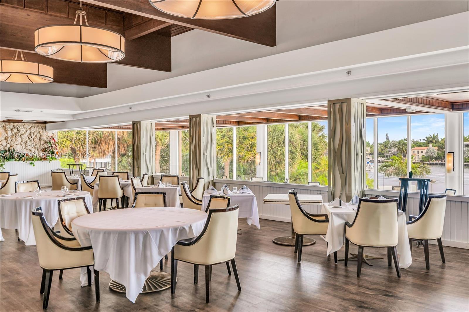 image Hamptons West49