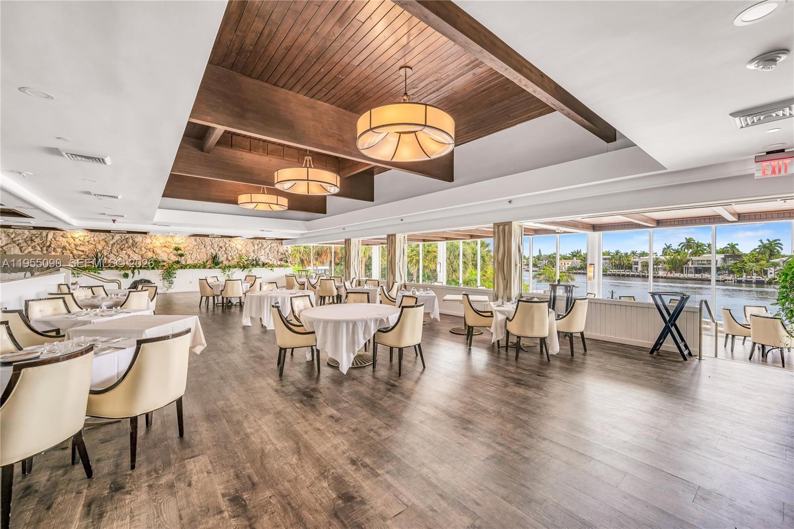 image Hamptons West50