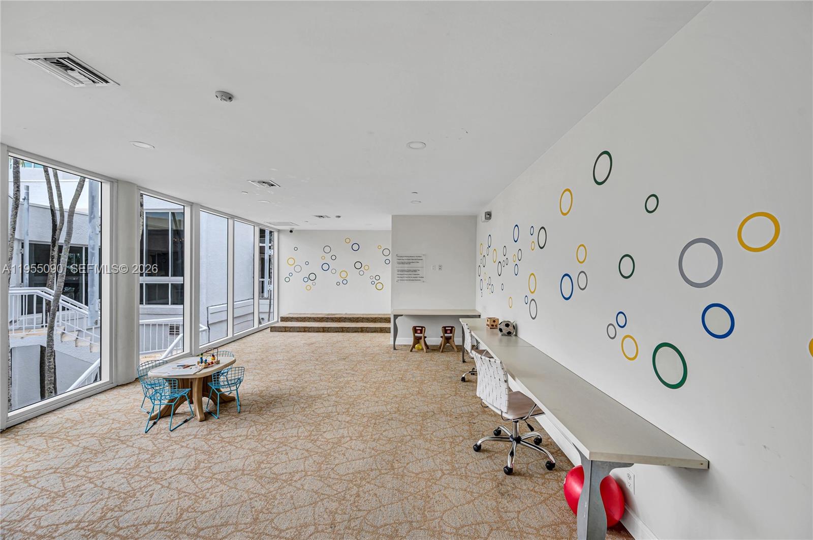 image Hamptons West52