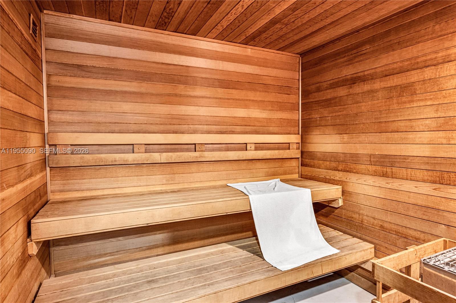 image Hamptons West61