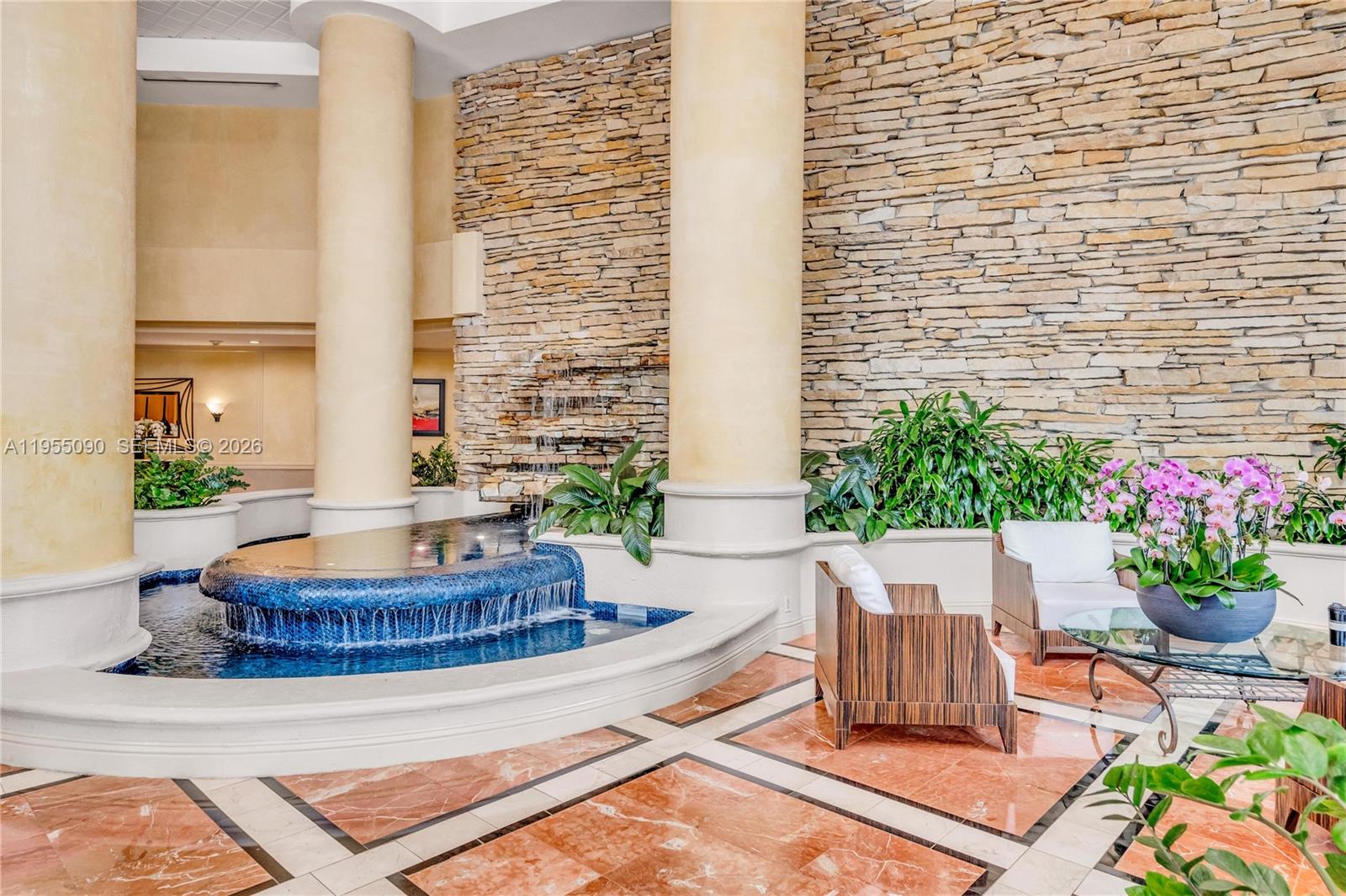 image Hamptons West62