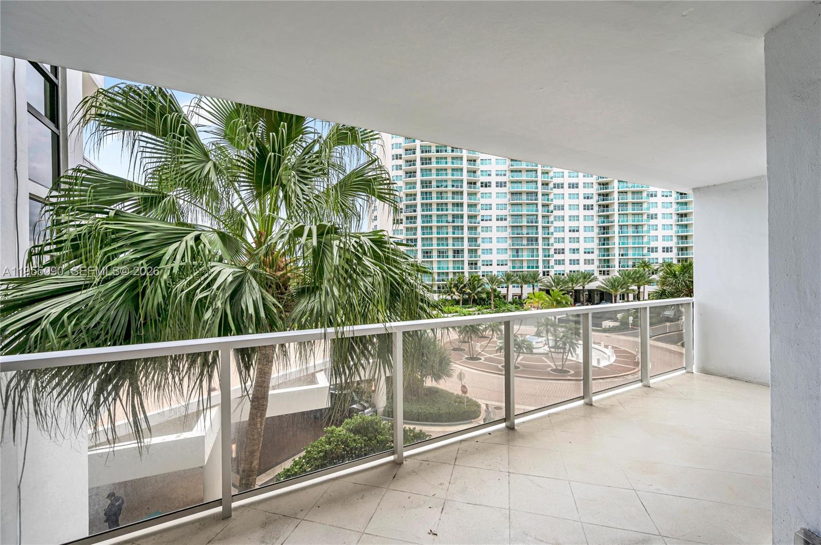 image Hamptons West64