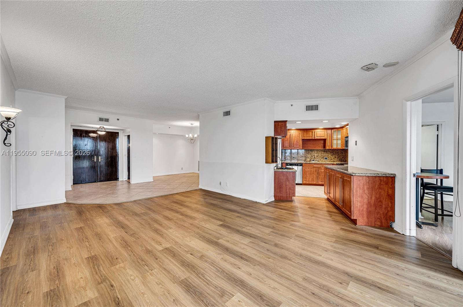 image Hamptons West7